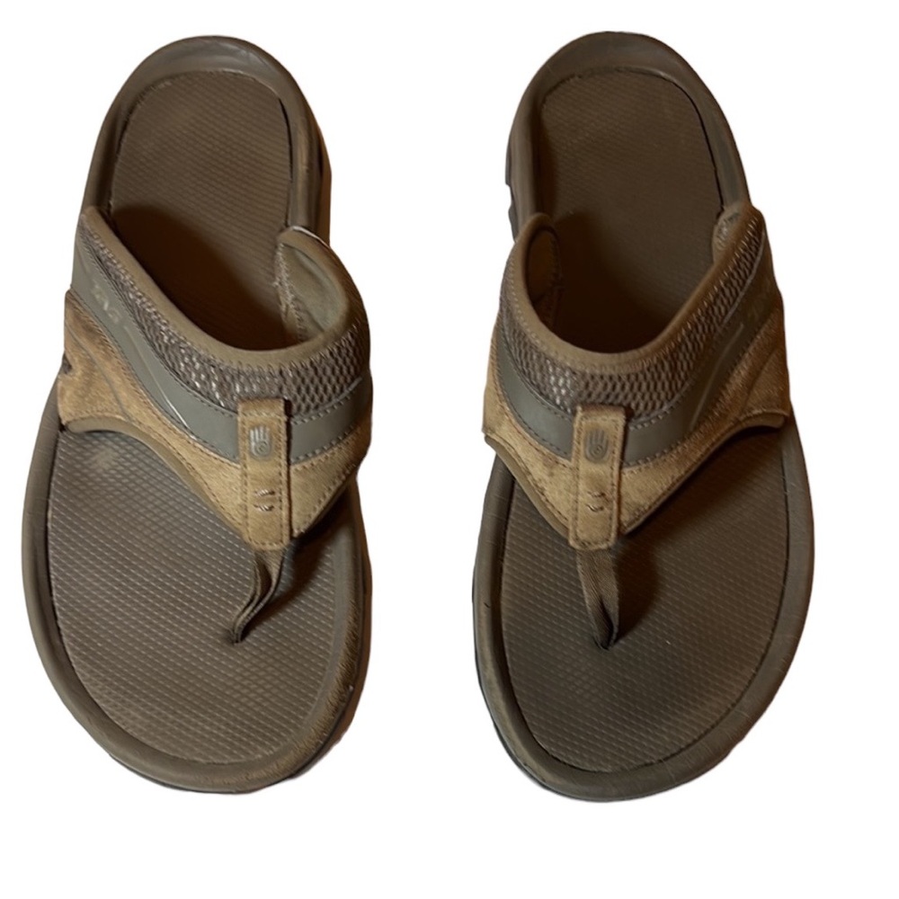 Teva brown flip flop sandals men’s size 13.